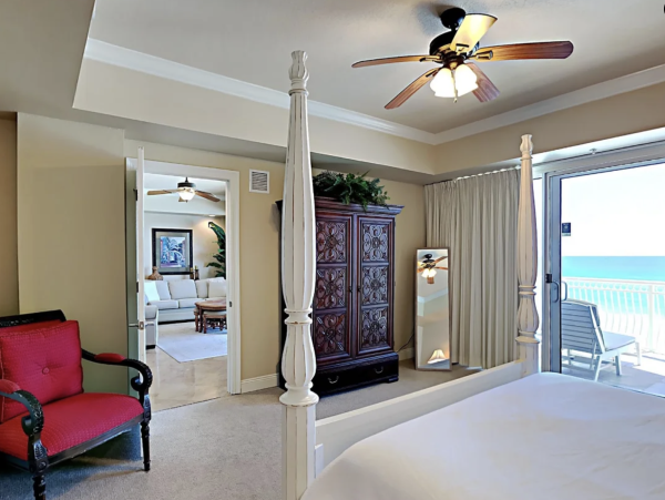 Destin Beach Vacation Condo Rental 4 bedrooms Sleeps 12
